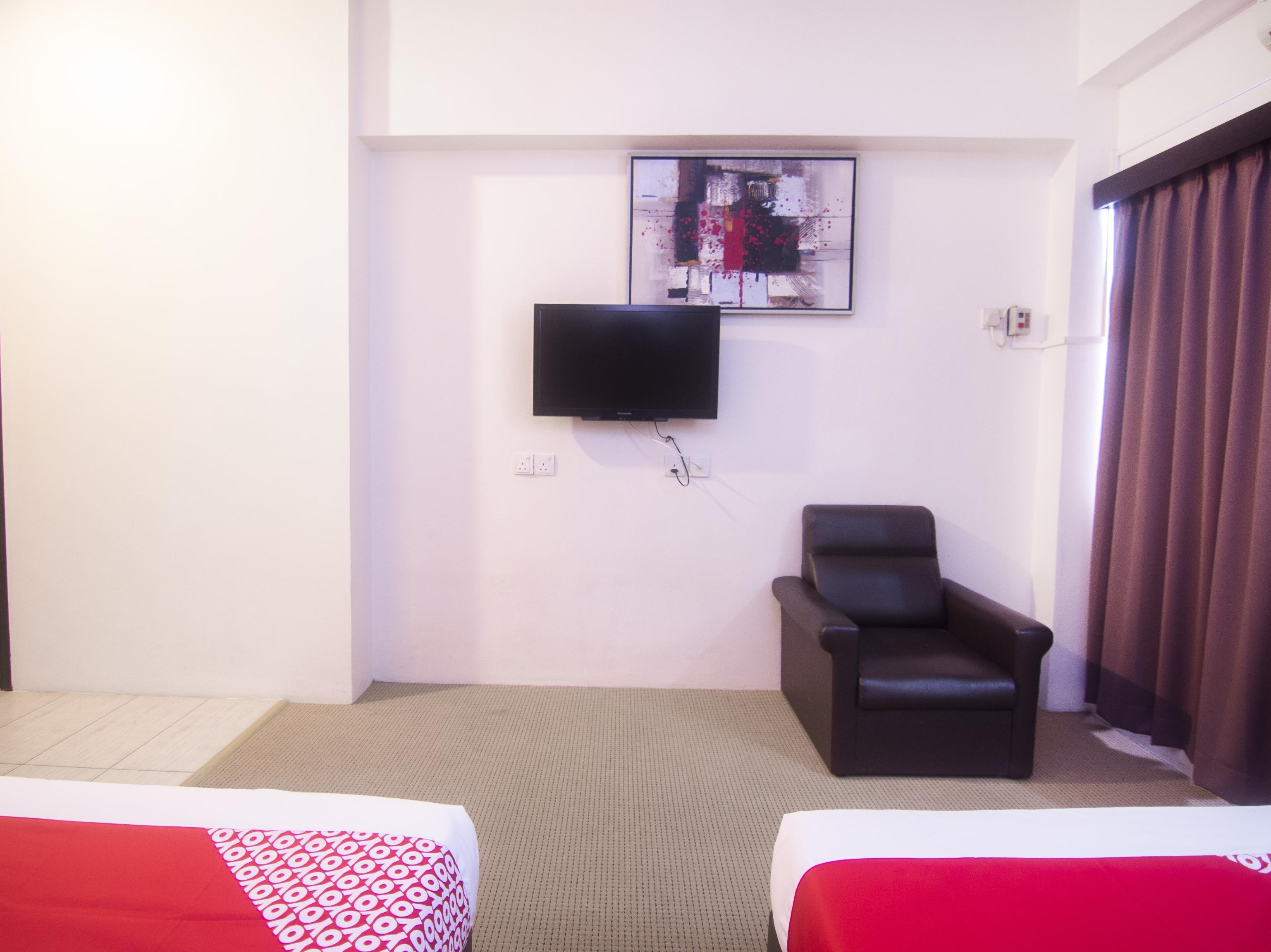 Super Oyo 979 Hua Kuok Hotel