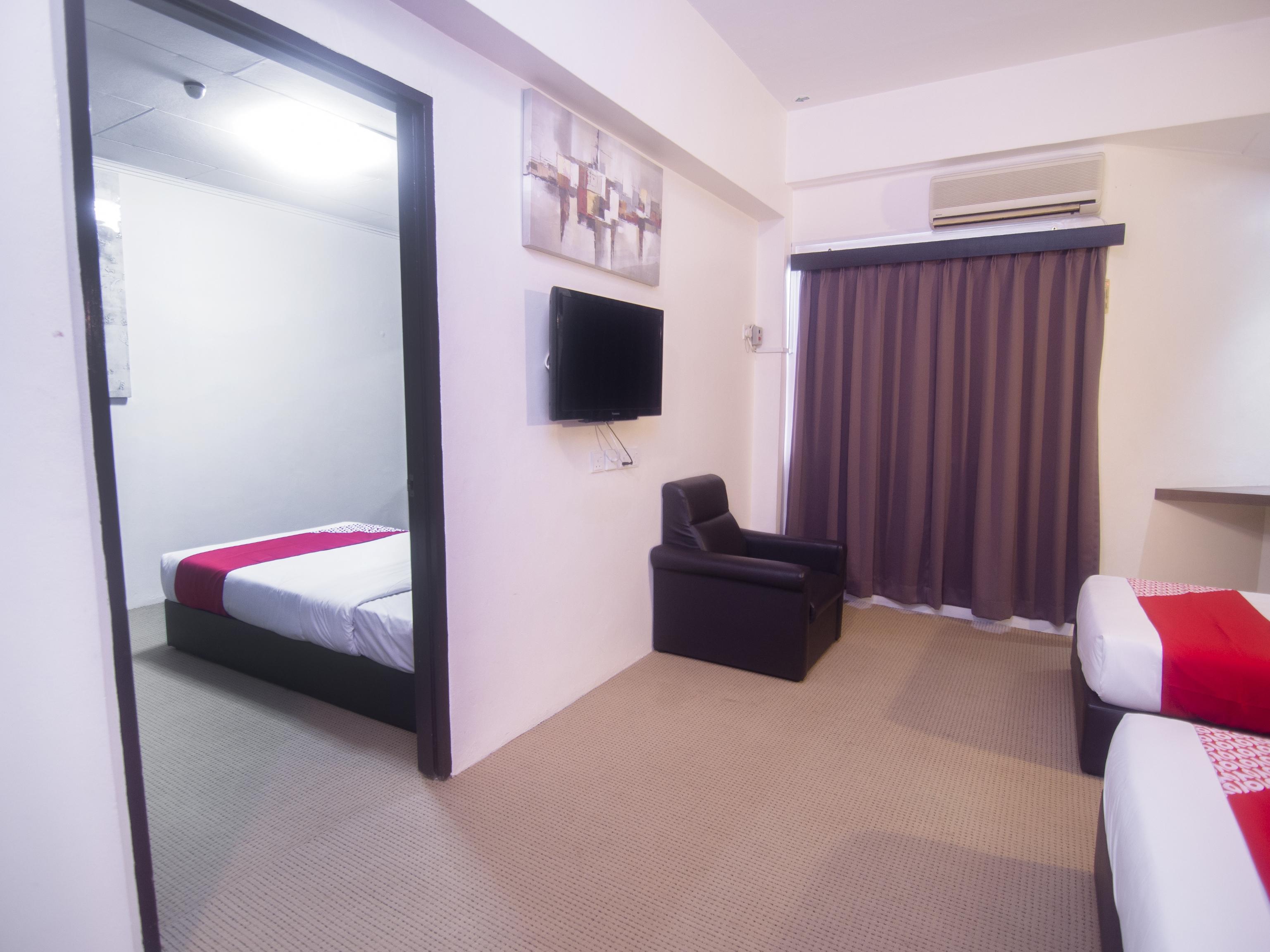 Super Oyo 979 Hua Kuok Hotel