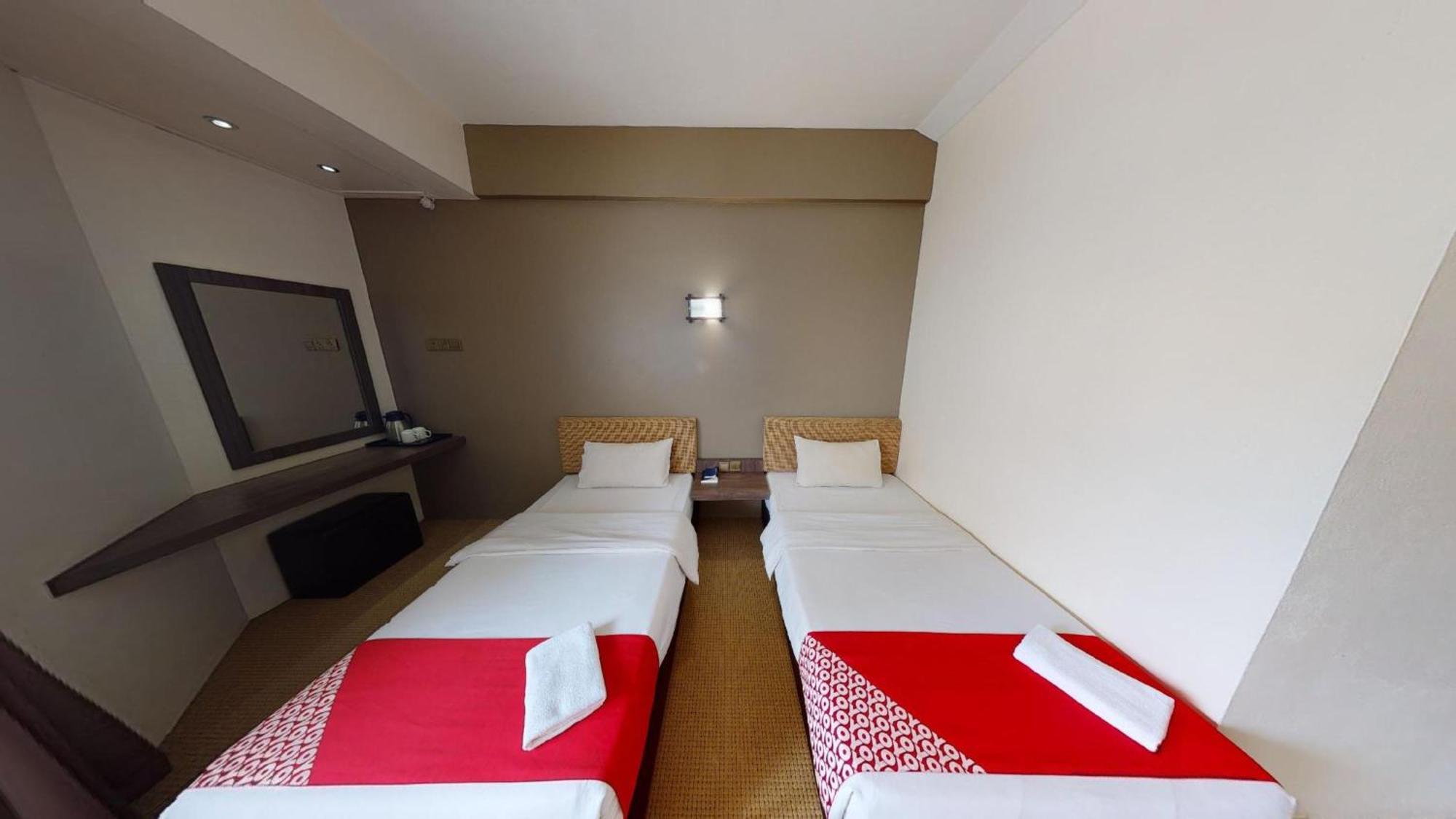 Super Oyo 979 Hua Kuok Hotel