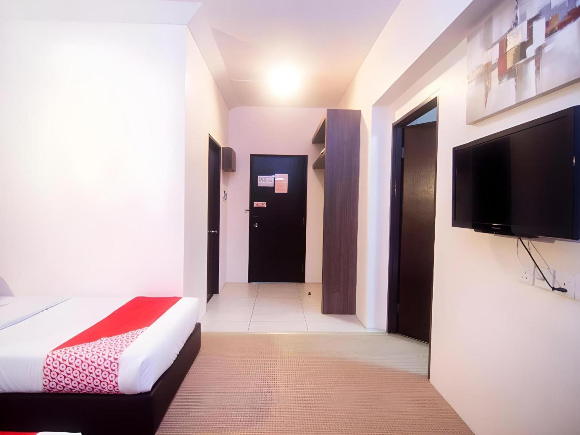 Super Oyo 979 Hua Kuok Hotel 2*