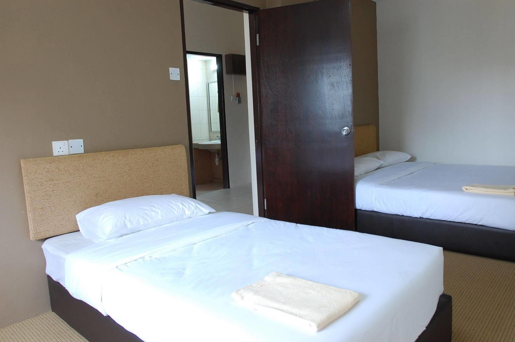 Super Oyo 979 Hua Kuok Hotel