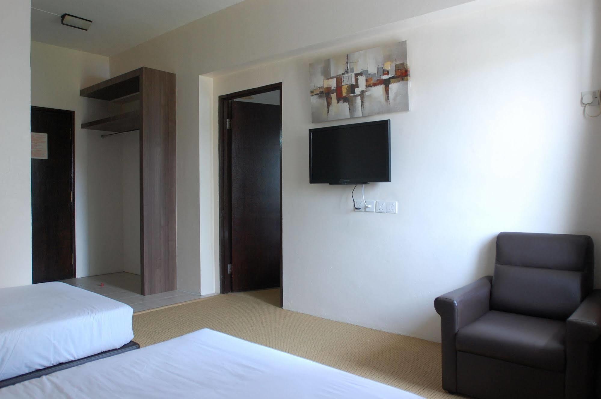 Hotel Super Oyo 979 Hua Kuok 2*
