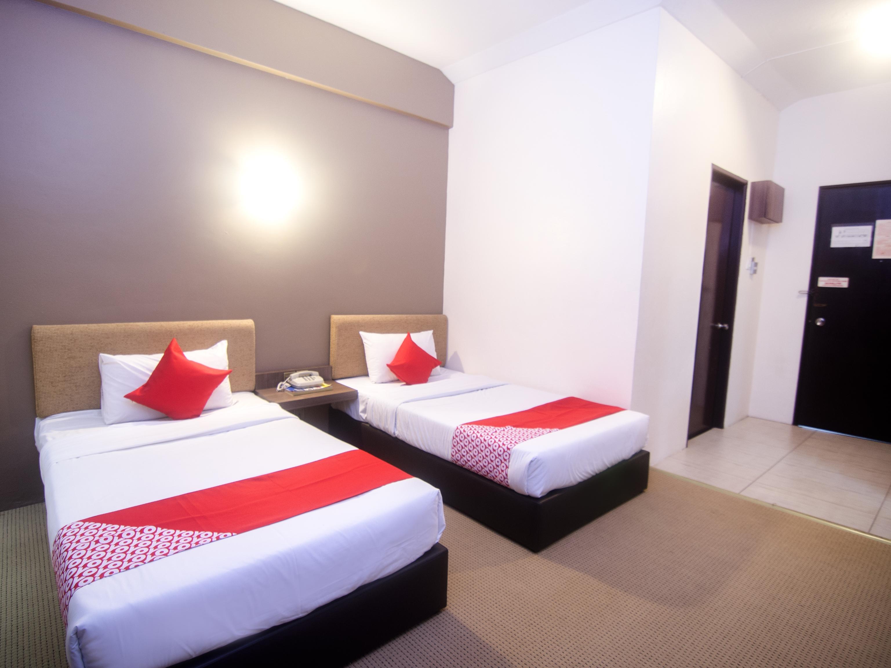 Oyo 979 Hua Kuok Hotel 2*