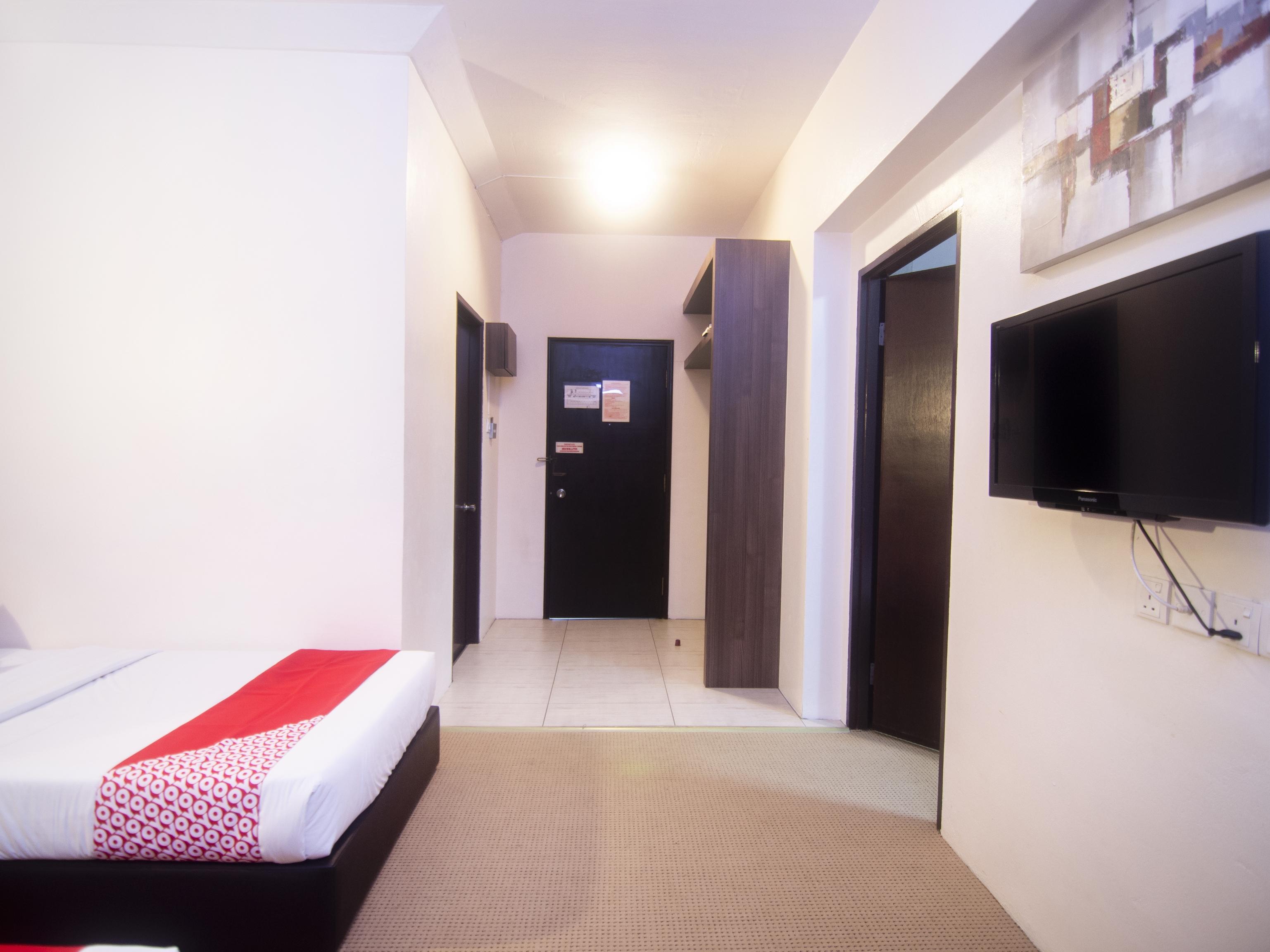 Oyo 979 Hua Kuok Hotel Kuching