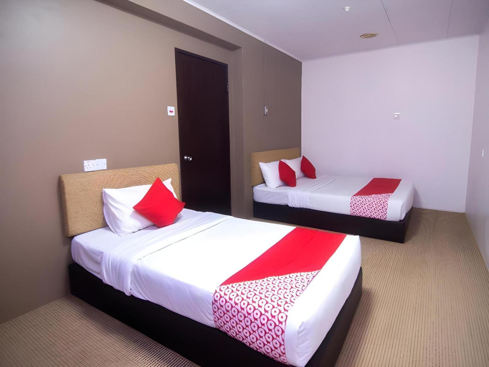 Oyo 979 Hua Kuok Hotel