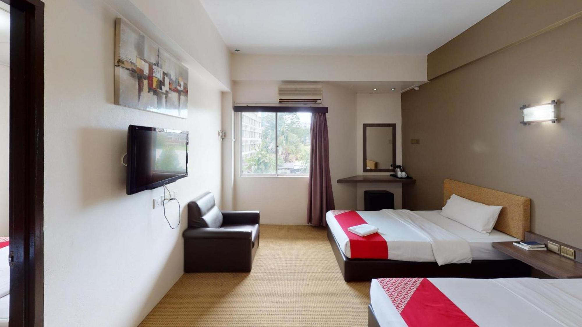 Oyo 979 Hua Kuok Hotel Kuching