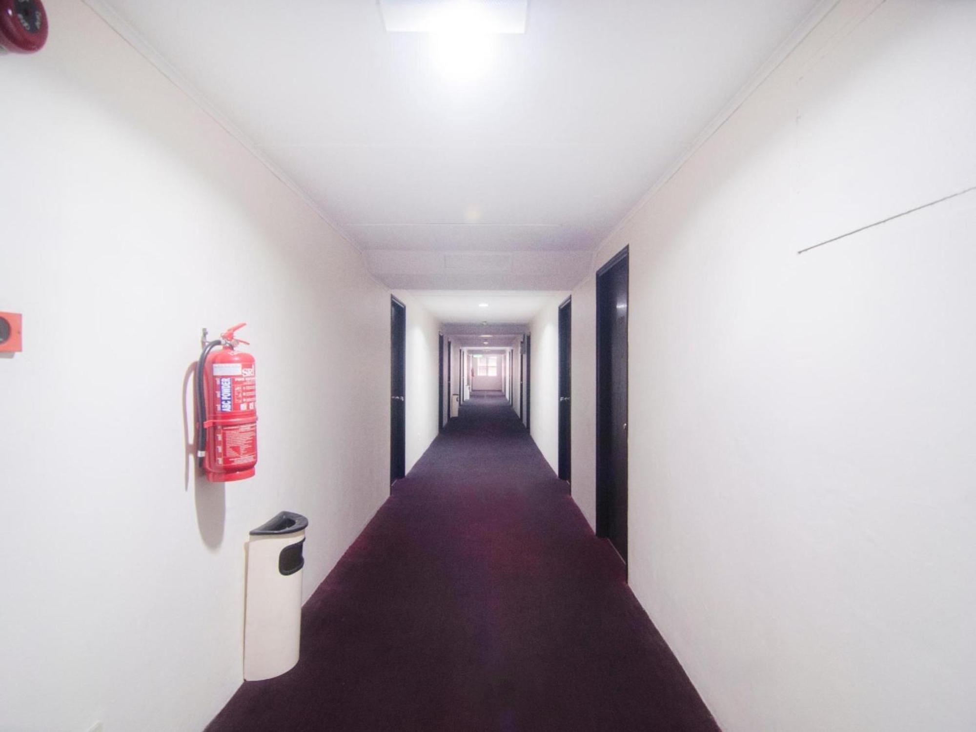 Oyo 979 Hua Kuok Hotel