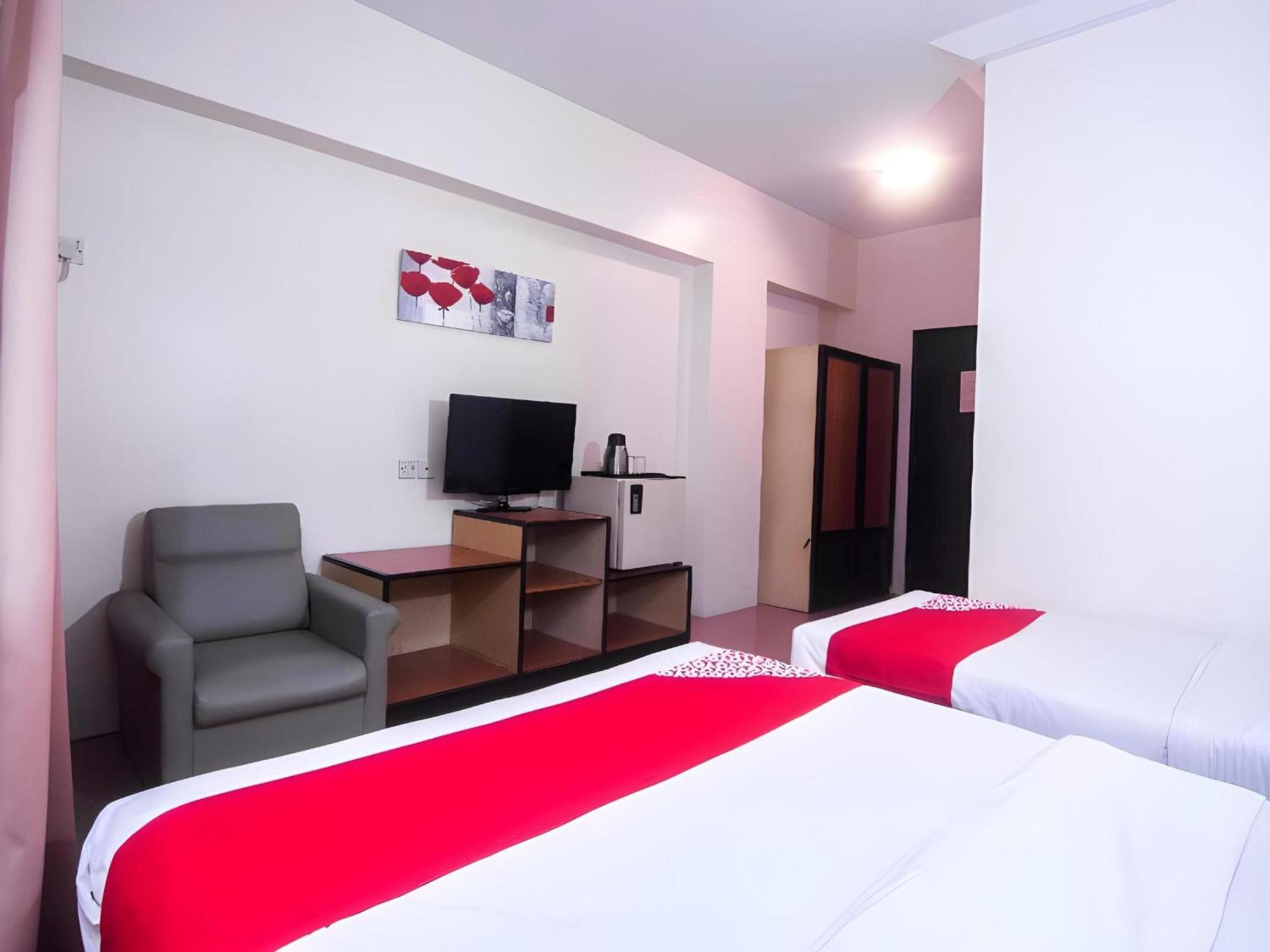 Oyo 979 Hua Kuok Hotel