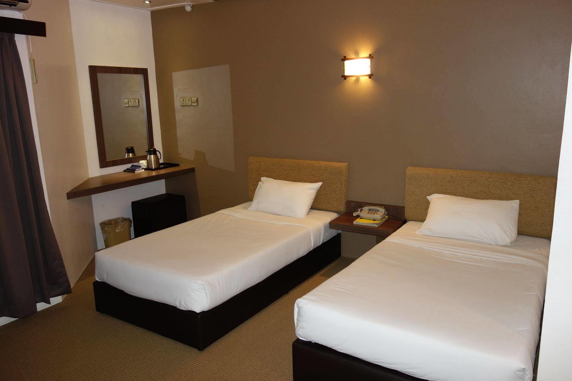 Oyo 979 Hua Kuok Hotel Kuching
